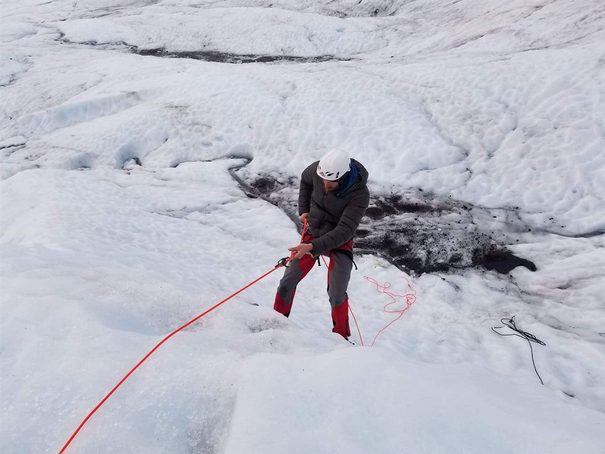Northern icecaves photo