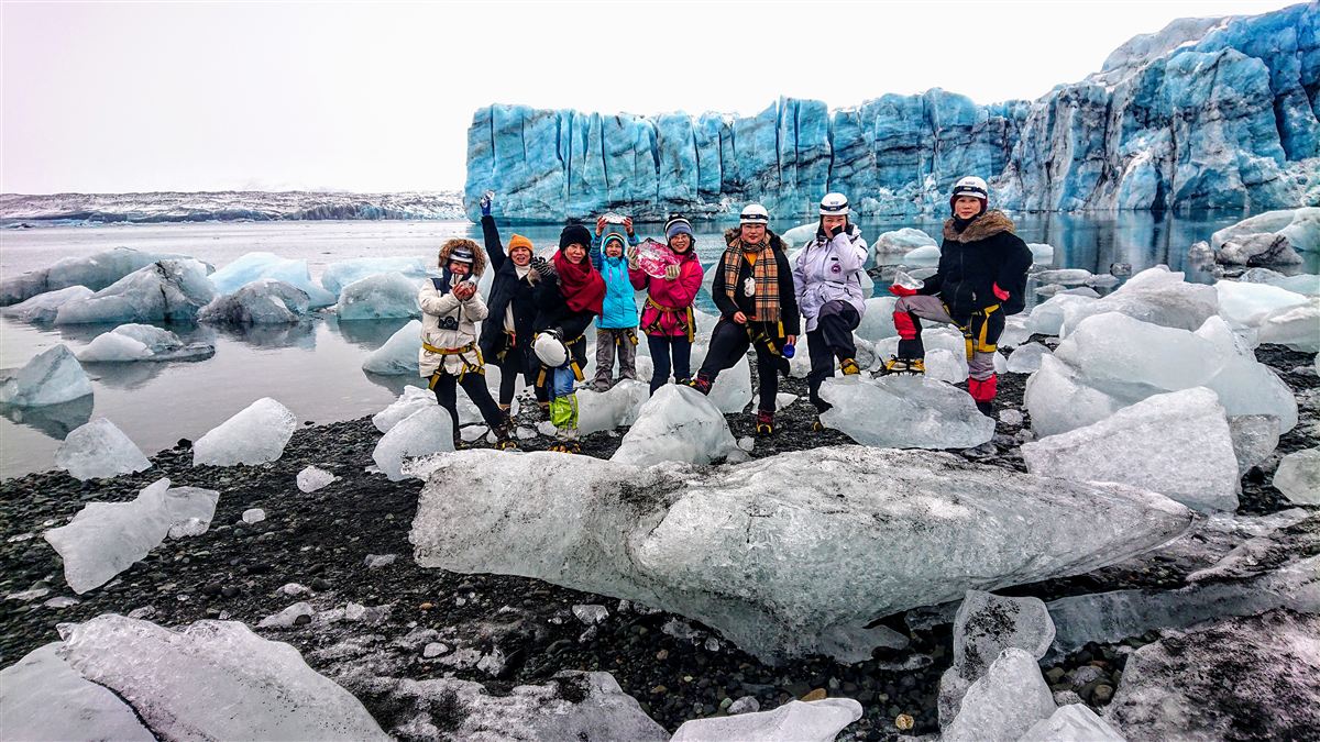 Northern icecaves photo